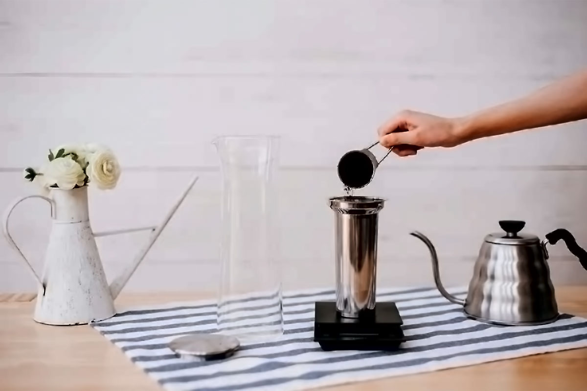 https://makerscoffee.com/wp-content/uploads/2022/11/Hario-Cold-Brew-Coffee-Jug-Maker-Making.jpg